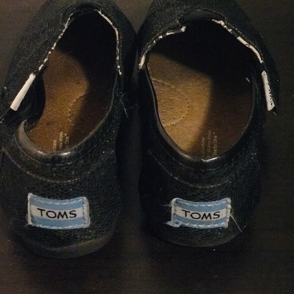 Toms - Picture 3 of 3